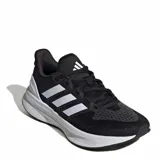 Championes Adidas Ultrarun 5 W, color negro con detalles blancos y plateados.