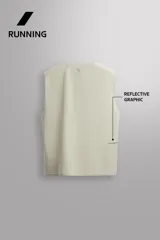 Musculosa de entrenamiento de corte regular, confeccionada en tejido técnico ligero con microperforaciones para mayor transpirabilidad. Presenta cuello redondo, sisas amplias y aberturas laterales en el bajo. Incluye detalles termofijados y logo de la línea Zara Athleticz.