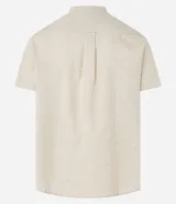 Camisa de manga corta confeccionada en mezcla de lino y algodón, con cuello tipo padre y cierre frontal parcial con botones.