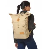 Mochila Jansport Hatchet Rolltop color beige con cierre superior enrollable, múltiples bolsillos y detalles en cuero sintético.