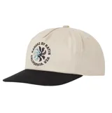 Gorra de cinco paneles Katin Balance Hat, color blanco con visera en contraste negra y bordado circular exclusivo en el frente.