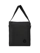 Bolso tipo bandolera color marrón, de diseño rectangular y minimalista. Cuenta con una correa larga ajustable con el nombre de la marca grabado y un aplique circular con el logo en la parte inferior frontal.