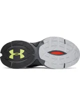 Championes Under Armour modelo Arc 96, con diseño inspirado en el estilo retro de los años 90. Presentan una parte superior de malla técnica con superposiciones de cuero y paneles laterales translúcidos. Incorporan tecnología de amortiguación UA HOVR de doble densidad en la mediasuela para mayor reactividad y comodidad, junto con una suela de goma resistente para tracción.