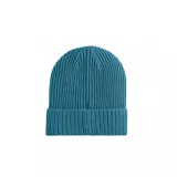 Gorro de lana gris con textura acanalada y logo de Puma en etiqueta rectangular negra en el frente.