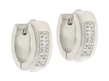 Aros tipo argolla de acero quirúrgico con acabado mate, decorados con una hilera de pequeñas circonias brillantes engastadas en el frente.