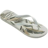 Ojotas Havaianas negras con estampado de hojas en blanco y gris.