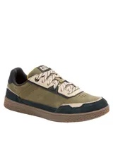 Sneakers Caterpillar modelo Pause Retro Leather, confeccionados en una combinación de gamuza y lona, en tonos verde militar, beige y negro, con suela de goma texturizada y cordones planos estampados.
