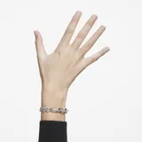 Pulsera plateada de eslabones grandes con incrustaciones de cristales blancos.