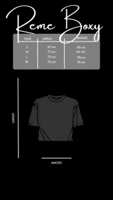 Remera boxy fit negra de algodón premium, de manga corta, con diseño amplio y detalle de logo estampado en el sector inferior trasero.
