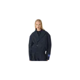 Blazer tipo bomber de Eme Studios en color azul marino con diseño de rayas diplomáticas blancas. Presenta doble botonadura cruzada, solapas de muesca, bolsillos frontales con solapa y cintura elástica.