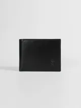 Billetera de cuero negro con múltiples ranuras para tarjetas, dos compartimentos para billetes y detalle de logo grabado en la esquina inferior derecha.