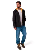 Chaqueta negra de lona con capucha, cierre frontal completo y forro interior en color amarillo. Presenta el logo de la marca en un parche rectangular en el pecho.