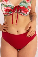 Bombacha de baño tiro alto color negro.