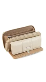 Billetera larga marca Lincoln's, color bordó con interior beige. Presenta un diseño con solapa frontal, múltiples compartimentos para tarjetas, visor y monedero con cierre.