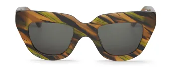 Lentes de sol Mr Boho modelo Havnen, con montura gruesa de acetato con estampado animal print en tonos marrones, verdes y negros. Lentes grises con protección UV.
