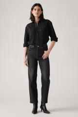 Jeans de tiro alto con corte recto y largo al tobillo, confeccionados en denim de algodón color negro lavado.