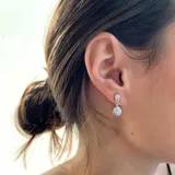 Aros colgantes de plata 925 con acabado en oro de 18k y circonitas.