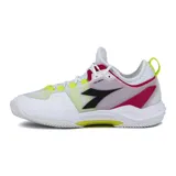 Championes deportivos Diadora modelo Speed Fly 4, diseñados para mujer. Presentan una combinación de colores blanco, fucsia, amarillo neón y negro, con malla transpirable y suela de goma.