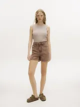 Body negro de punto acanalado con cuello redondo y espalda baja.