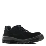 Zapato de seguridad negro, sin puntera reforzada, con cordones y suela antideslizante.