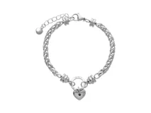 Pulsera de cadena de eslabones trenzados en acero, con dije central en forma de corazón y cierre de mosquetón con cadena de alargue.