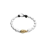 Pulsera de cuero marrón oscuro con abalorios en forma de gota bañados en plata y una pieza central dorada.