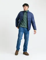 Campera acolchada tipo puffer en color gris, con cierre frontal, cuello alto y puños elásticos.