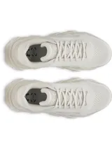 Championes de running Under Armour modelo Halo Runner, color blanco hueso. Presentan una parte superior de malla transpirable con ajuste dinámico y una entresuela de espuma reactiva HOVR+ con diseño estructurado para mayor estabilidad y retorno de energía.