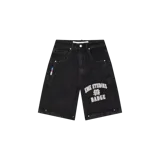 Bermuda de denim negro con diseño jorts de corte amplio, con el logotipo y la inscripción "EME STUDIOS BADGE" bordados en la pierna derecha.