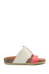 Sandalias bajas de cuero combinadas en color blanco y rosa con textura croco.