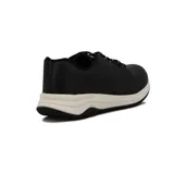 Championes deportivos color café con cordones y suela blanca.