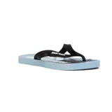 Chinelas de goma azul marino con estampado de palmeras en gris y detalles en amarillo flúor.