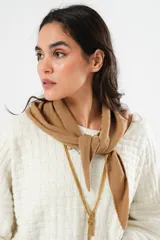 Bufanda bandana beige de lana.