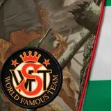 Short de fútbol Supreme con diseño de camuflaje tipo bosque en el panel central y franjas laterales con patrón de tablero de ajedrez en verde y blanco. Presenta parches con el logo de la marca y detalles en color rojo.