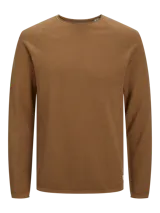 Sweater de punto color marrón con cuello redondo y mangas largas. Tejido con estructura ajustada. Confeccionado con 50% algodón y 50% algodón orgánico.