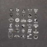 Buzo gris con efecto gastado, cuello redondo, puños y cintura acanalados.