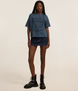 Remera azul de algodón con corte oversize, cuello redondo y mangas cortas. Estampa frontal con texto "Special Records".