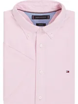 Camisa rosa de algodón Oxford, corte regular, manga corta y cuello abotonado.