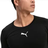 Remera térmica de manga larga Puma Baselayer en color negro, de ajuste ceñido al cuerpo con cuello redondo y el logotipo de la marca estampado en el pecho en color blanco.