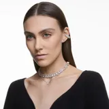 Aros tipo argolla Swarovski, con hilera de cristales blancos de talla cuadrada engarzados en montura plateada con baño de rodio.
