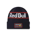 Gorro de lana negro con el logo de Red Bull Racing bordado en el frente y la palabra "Red Bull" tejida en blanco con contorno rojo.