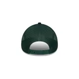 Gorra New Era 9FORTY A-Frame Trucker, color verde oscuro, confeccionada en pana con logo de los New York Yankees bordado en blanco.