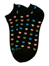 Medias cortas de algodón color negro con estampado de corazones pequeños en colores vibrantes como amarillo, rosa, verde y azul.