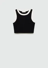Top corto negro con ribetes blancos en cuello y sisas.
