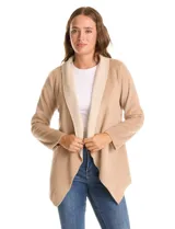 Cardigan de tejido soft color beige con solapa ancha en contraste de tono más claro, diseño abierto y manga larga.