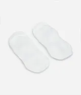 Medias invisibles de algodón color blanco, de corte bajo, con tacto suave y diseño básico liso.