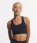 Top deportivo negro de poliamida y elastano, modelo nadador, sin estampado.