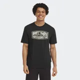 Remera O'Neill negra de manga corta, con cuello redondo y estampa frontal rectangular con el logotipo de la marca y diseño camuflado.