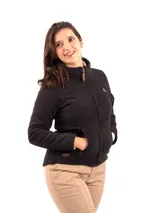 Campera azul marino de micropolar con cierre frontal y bolsillos laterales con cierre.