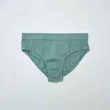 Pack de tres slips de algodón en colores verde oscuro, gris jaspeado y verde claro.